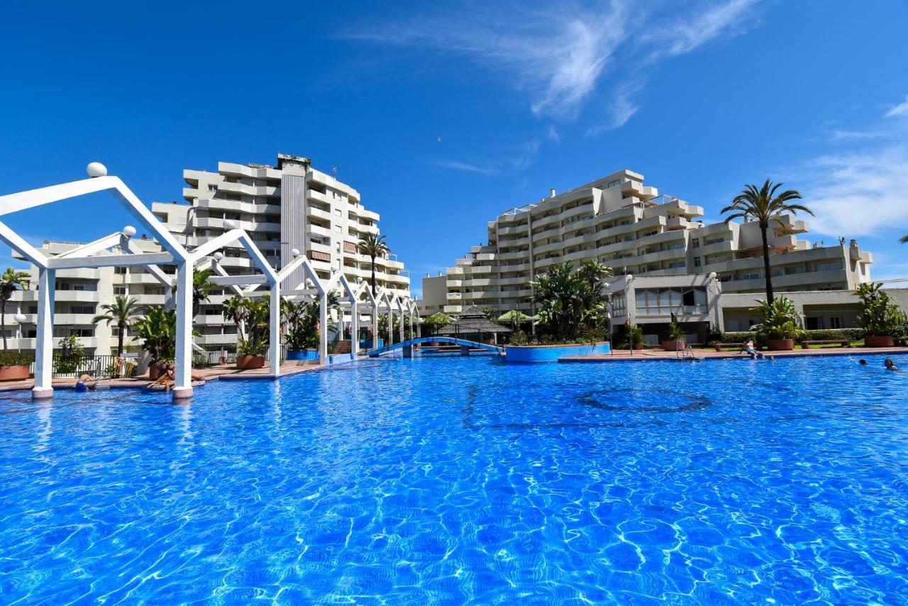 Benal Beach, Luxury Sea & Mountain View Beachside 1 Bedroom Apartment Benalmádena Exteriör bild