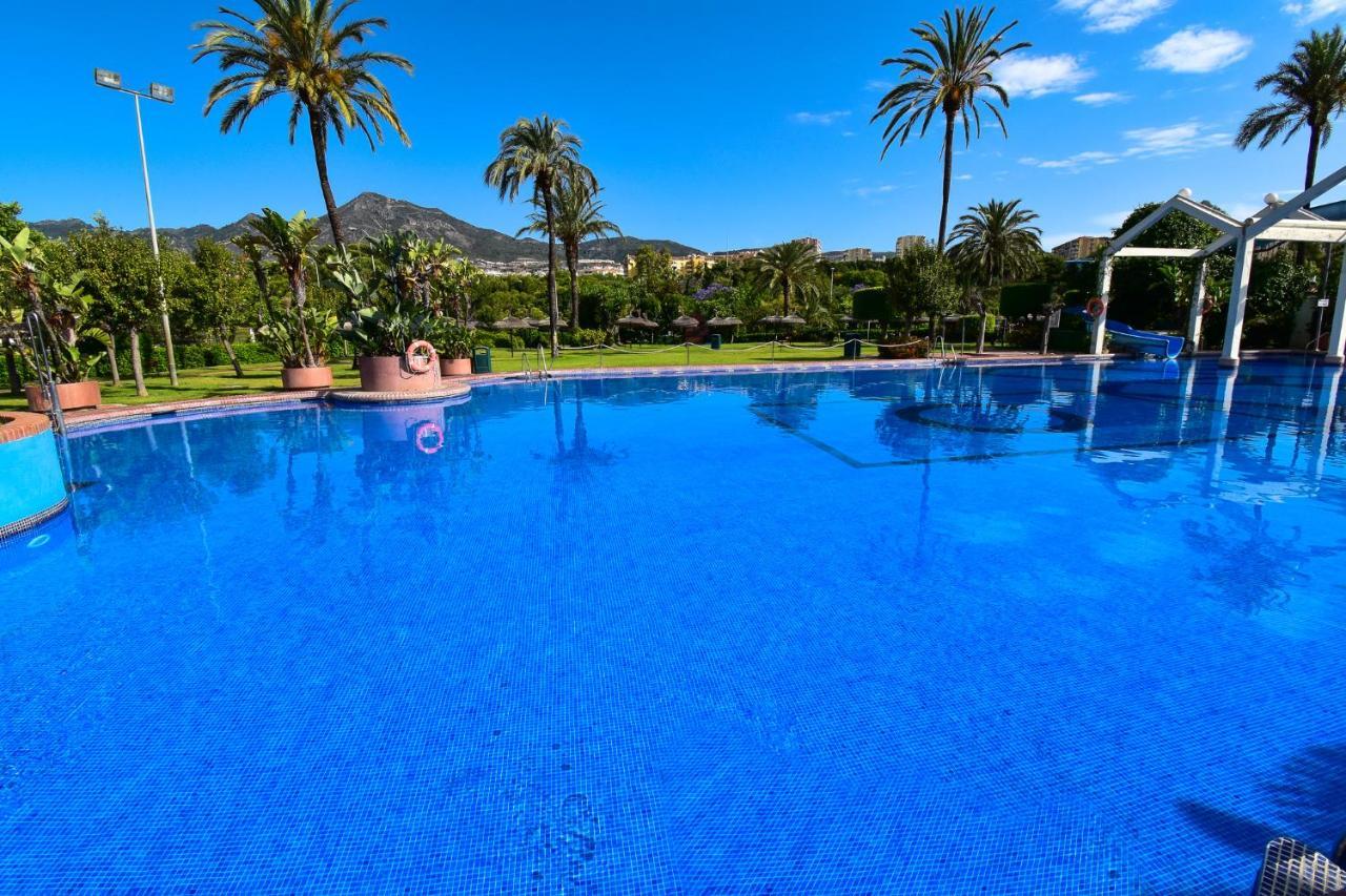 Benal Beach, Luxury Sea & Mountain View Beachside 1 Bedroom Apartment Benalmádena Exteriör bild