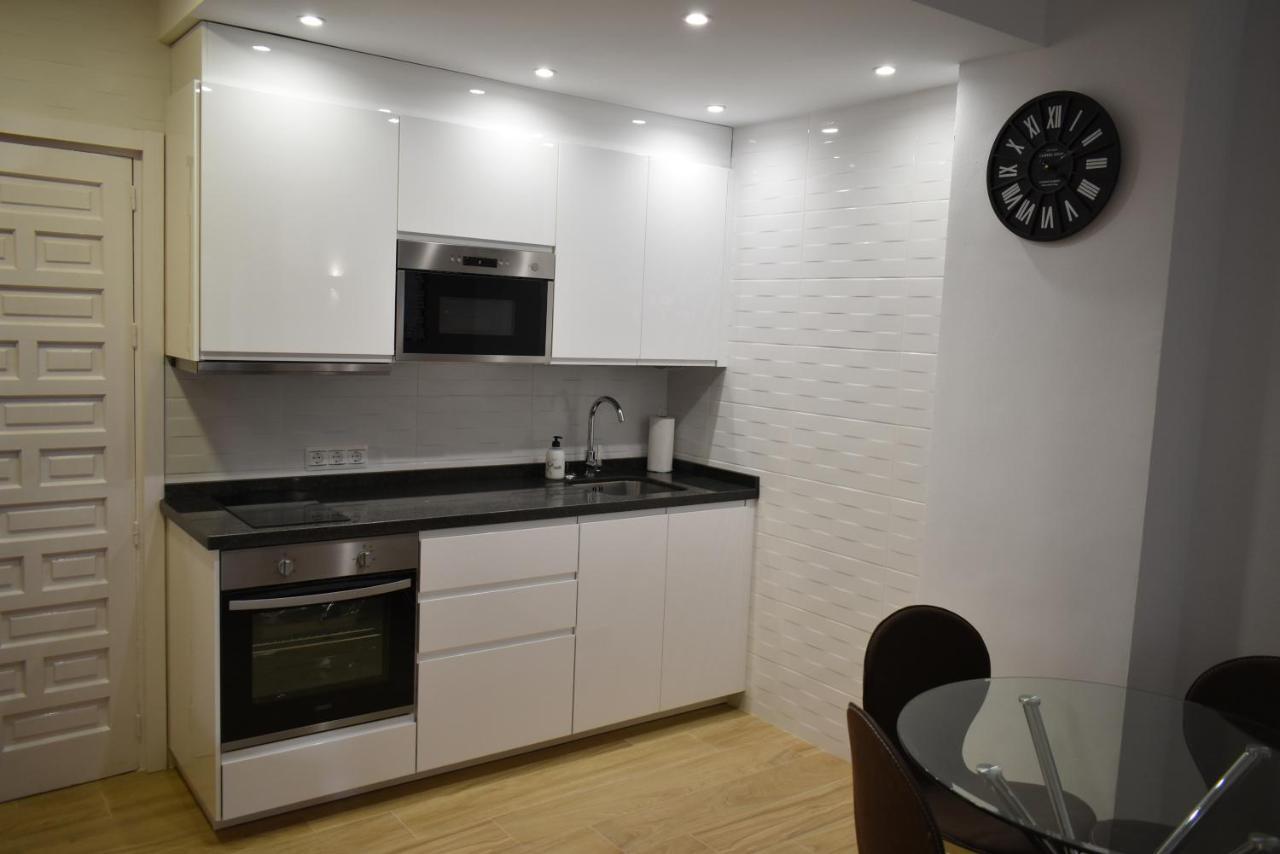 Benal Beach, Luxury Sea & Mountain View Beachside 1 Bedroom Apartment Benalmádena Exteriör bild